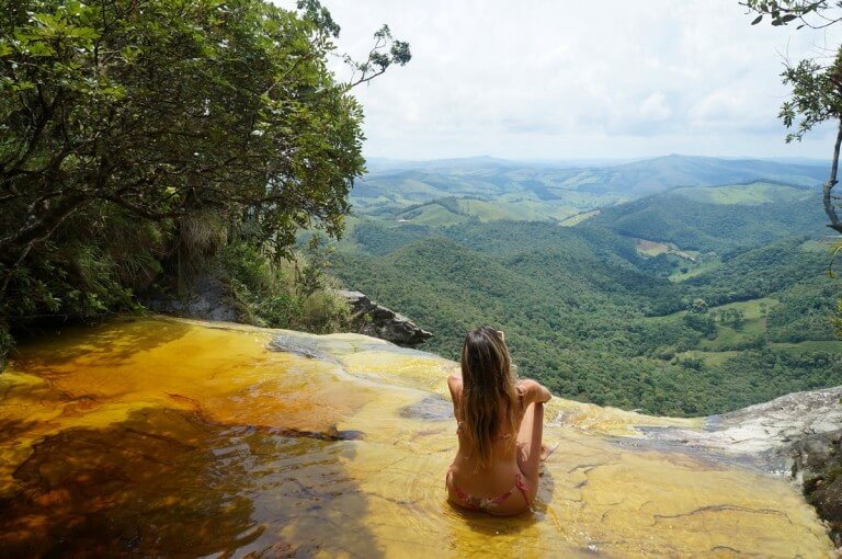 A imagem contém: Cachoeira, Janela do Céu, Ibitipoca, Minas Gerais