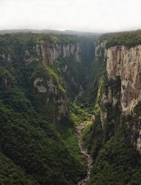 Capa do Vista superior do Cânion Itaimbezinho, Parque Nacional Aparados da Serra