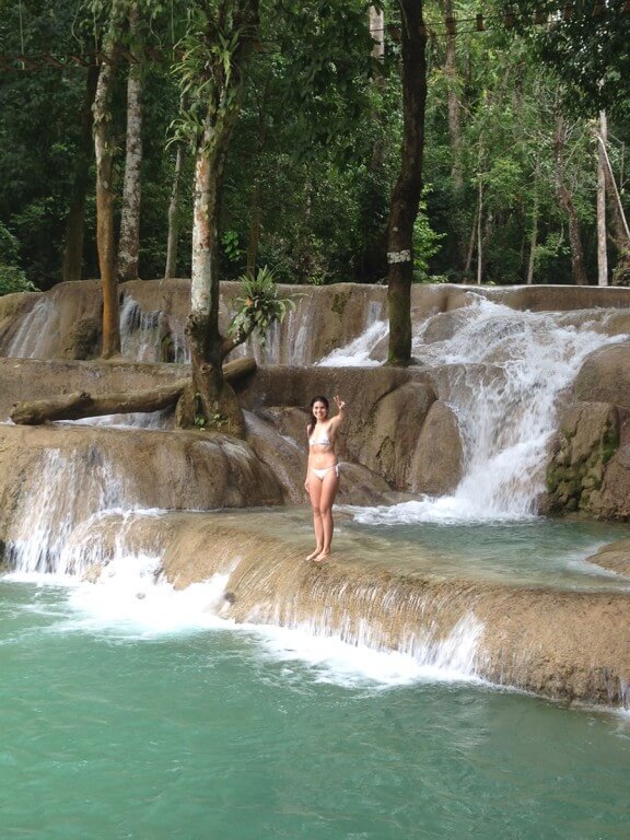 A imagem contém: Tad Sae Waterfalls, Laos, cachoeira