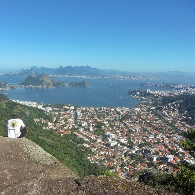 A imagem contém: Morro Santo Inácio, Niterói