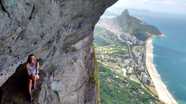 A imagem contém: Garganta do Céu, Pedra da Gávea, Rio de Janeiro