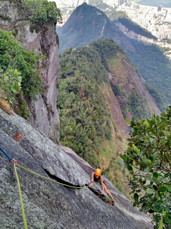 A imagem contém: Escalada, via K2, Morro do Corcovado, Rio de Janeiro