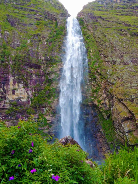 A imagem contém: Cachoeira, Casca d′anta, Serra da Canastra, Minas Gerais