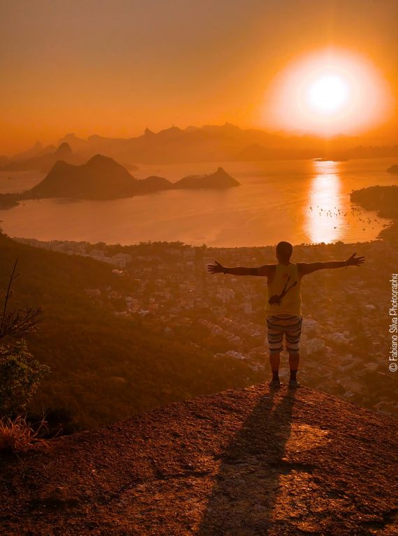 A imagem contém: Parque da Cidade, Niterói, Rio de Janeiro, pôr do sol