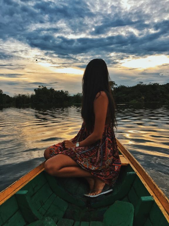 A imagem contém: Pôr do sol de canoa no Rio Juma, Amazonas