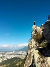 Trilha ao topo do Morro da Pedra Branca