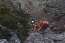 Bombeiros usam helicóptero para resgatar mulher na Cachoeira do Tabuleiro