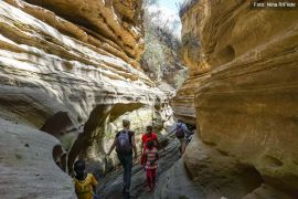 Grupo de turistas e guia são arrastados por tromba d'água no Quênia